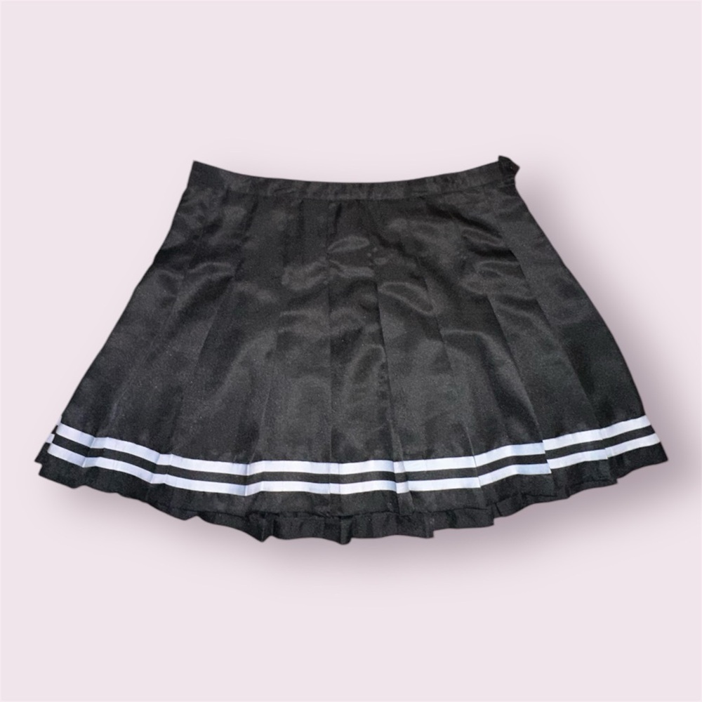 Delia's Pleated Skirt • Black & White